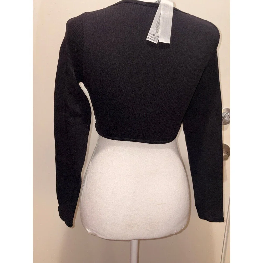 Zara black long sleeve crop top XS.‎ Good quality and condition.